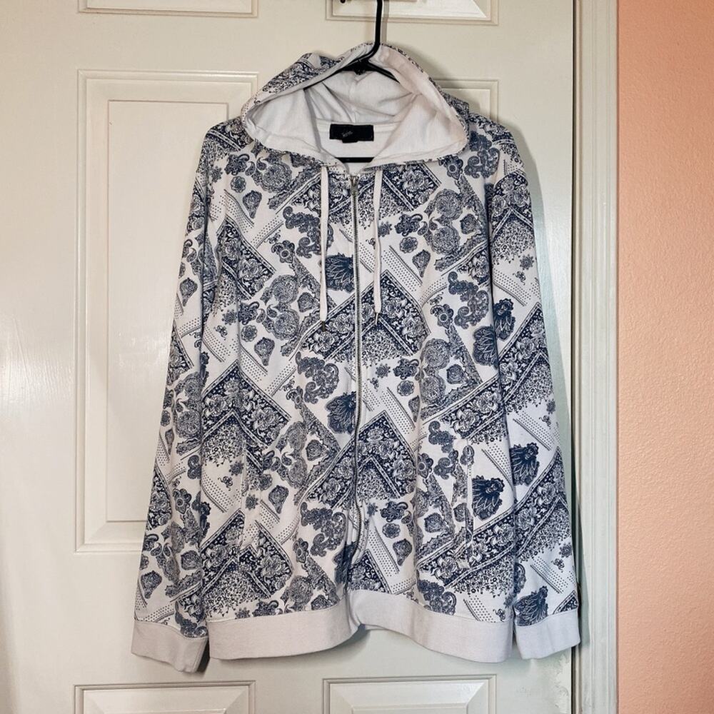 Forever 21 White and Black Floral Patterned Hoodie Long Sleeve Zip Up | XL